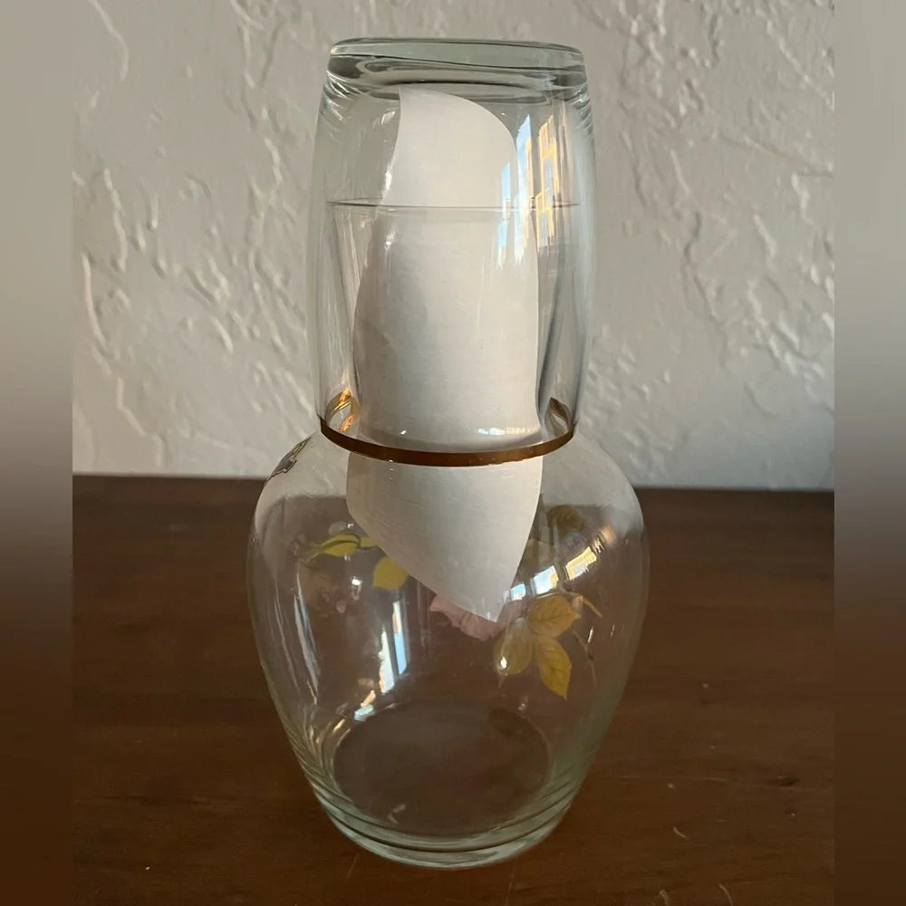 🌹West Virginia Paladium 22K Gold Floral Glass Carafe with Red and White Roses🌹 - Picture 5 of 12